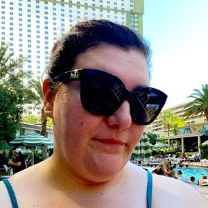 Meet your Posher, Julia